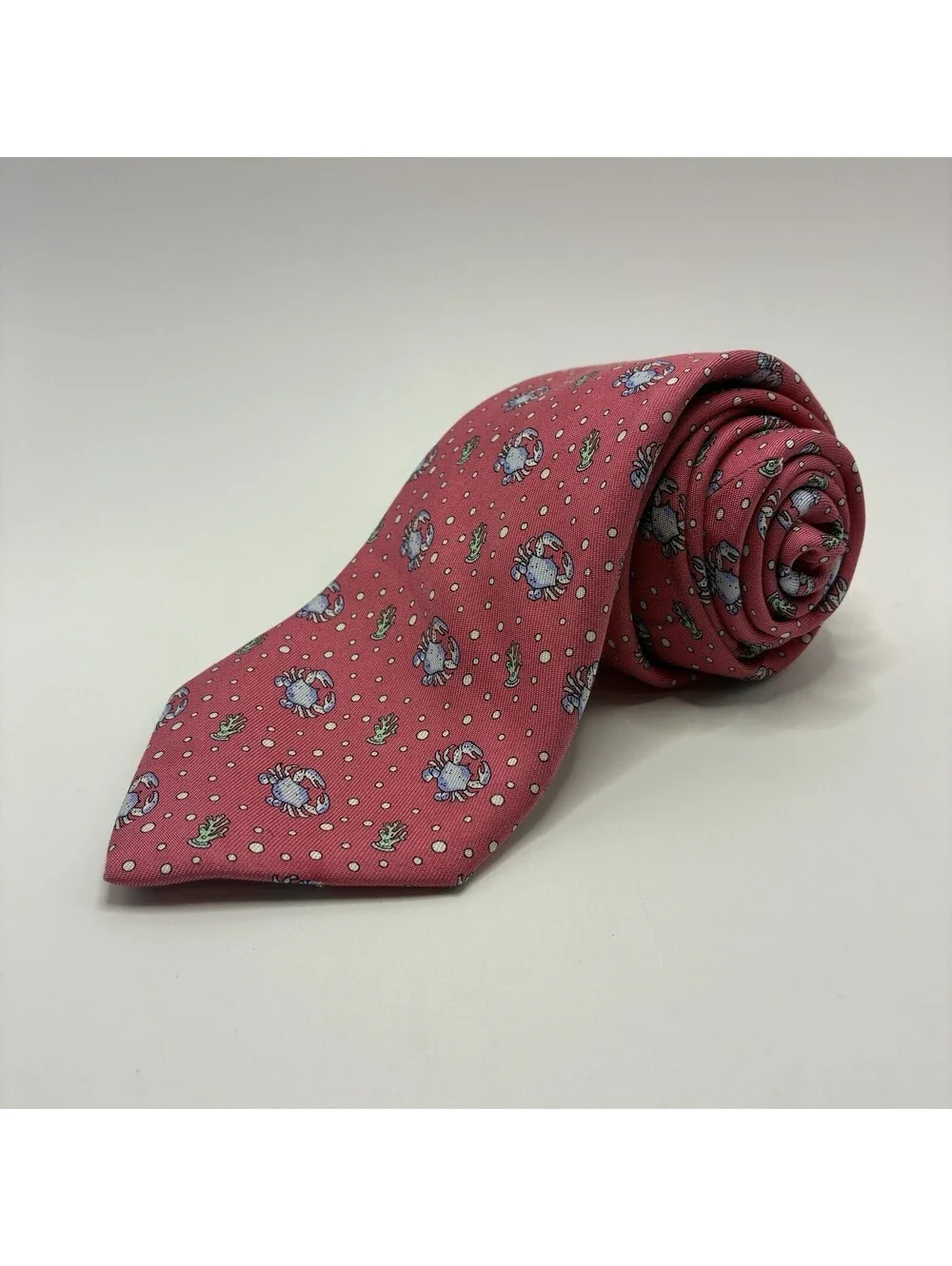 Vineyard Vines Pink Red Crab Print Neck Tie Handmade 100% Silk Made In The USA